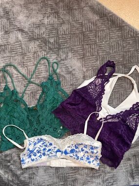 Lot of 4 Lace Bralette in Green, Purple, Blue & White